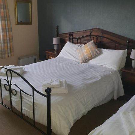Queensberry Arms Hotel แอนนัน ภายนอก รูปภาพ